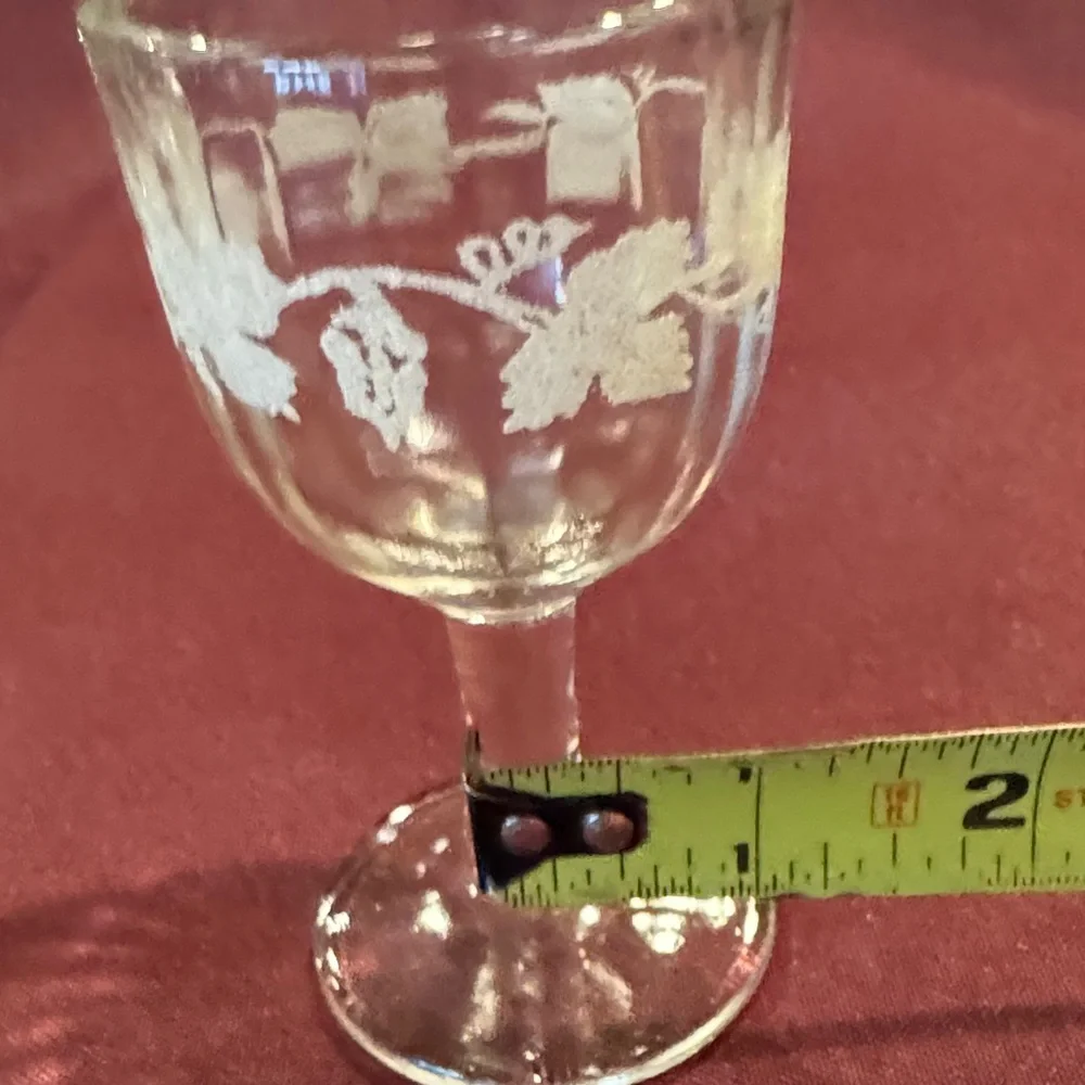 Vintage Leaf-Patterned Cordial Glasses (Set of 6) - Picture 8 of 8